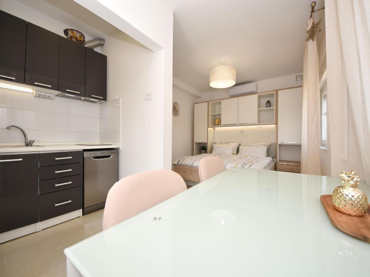 Apartment Matanovi Dvori-1 By Interhome Vir Exteriör bild